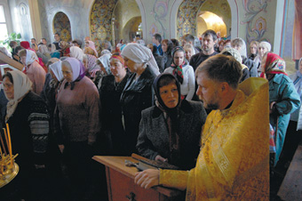 Отец Константин Исаков в храме Иоанна Богослова
