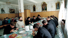 В трапезной Раифского монастыря. Фото Георгия Розова