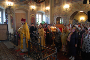 Престольная служба в храме Иоанна Богослова на Большеключинском подворье Раифского монастыря