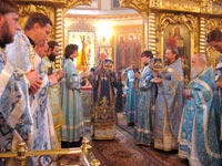 В торжественной литургии принимали участие настоятели окрестных церквей, подворий Раифского монастыря, наместники монастырей. Фото Дмитрия Катаргина