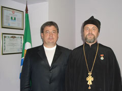 Медаль вручил глава Зеленодольского муниципального района Геннадий Емельянов