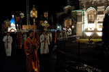 Крестный ход обходит вокруг Троицкого собора
