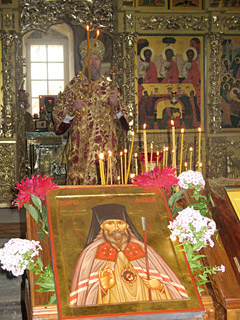 Владыка Анастасий за Божественной литургией в Свияжском монастыре